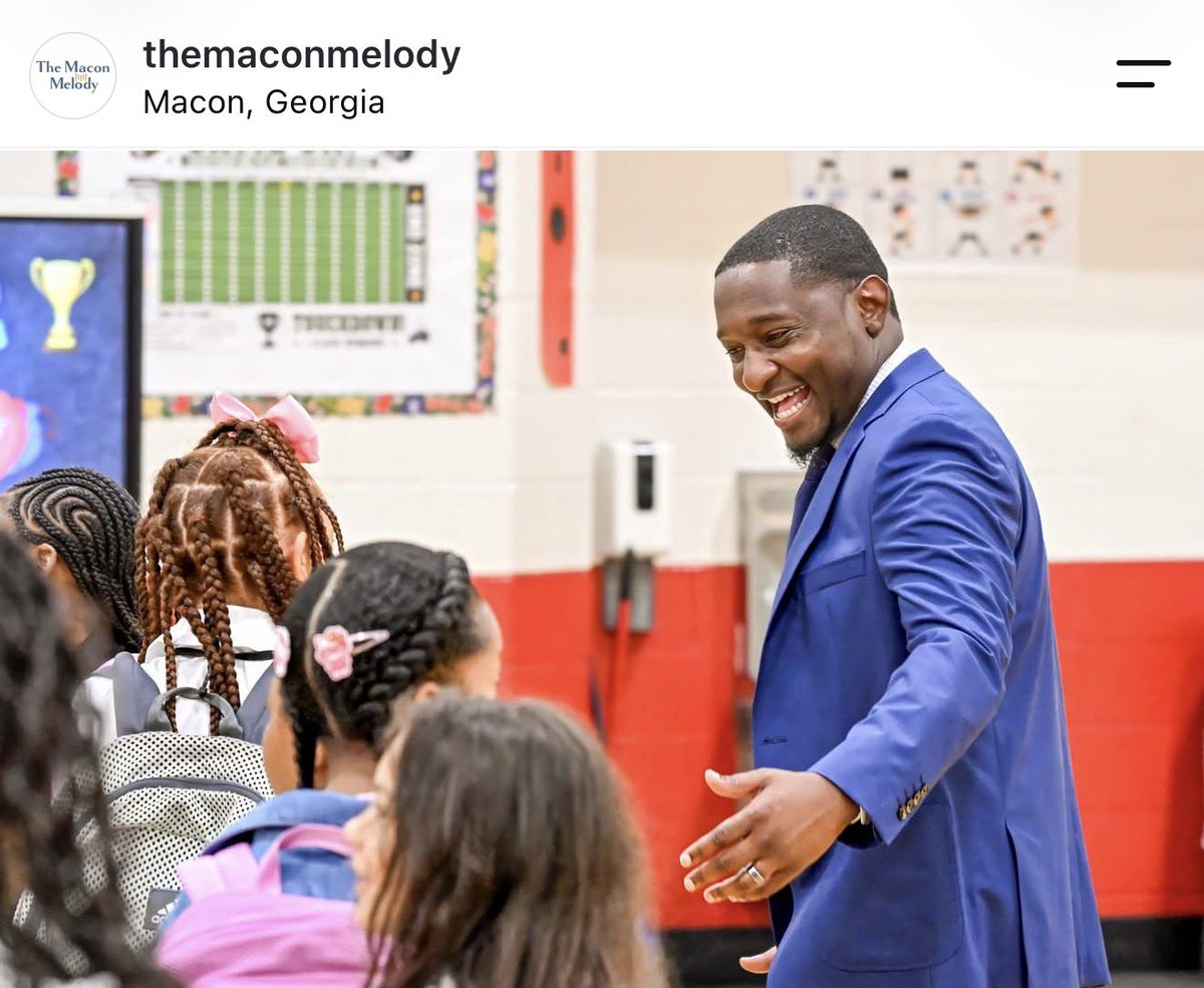 BibbSchools's tweet photo. First day of school photos at Heritage Elementary by @midgakillrfotog for Macon Melody! #Built4Bibb https://t.co/vOzgP1OuKu