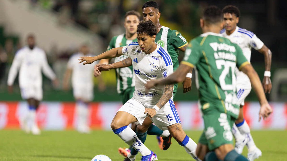geglobo's tweet photo. Kaio Jorge rebate crítica de torcedor do Cruzeiro: "Está achando que fazer gol é igual beber água?"

Veja detalhes ➡️ https://t.co/uc32eir2F1

📸 Agif https://t.co/aI36XpCh1G