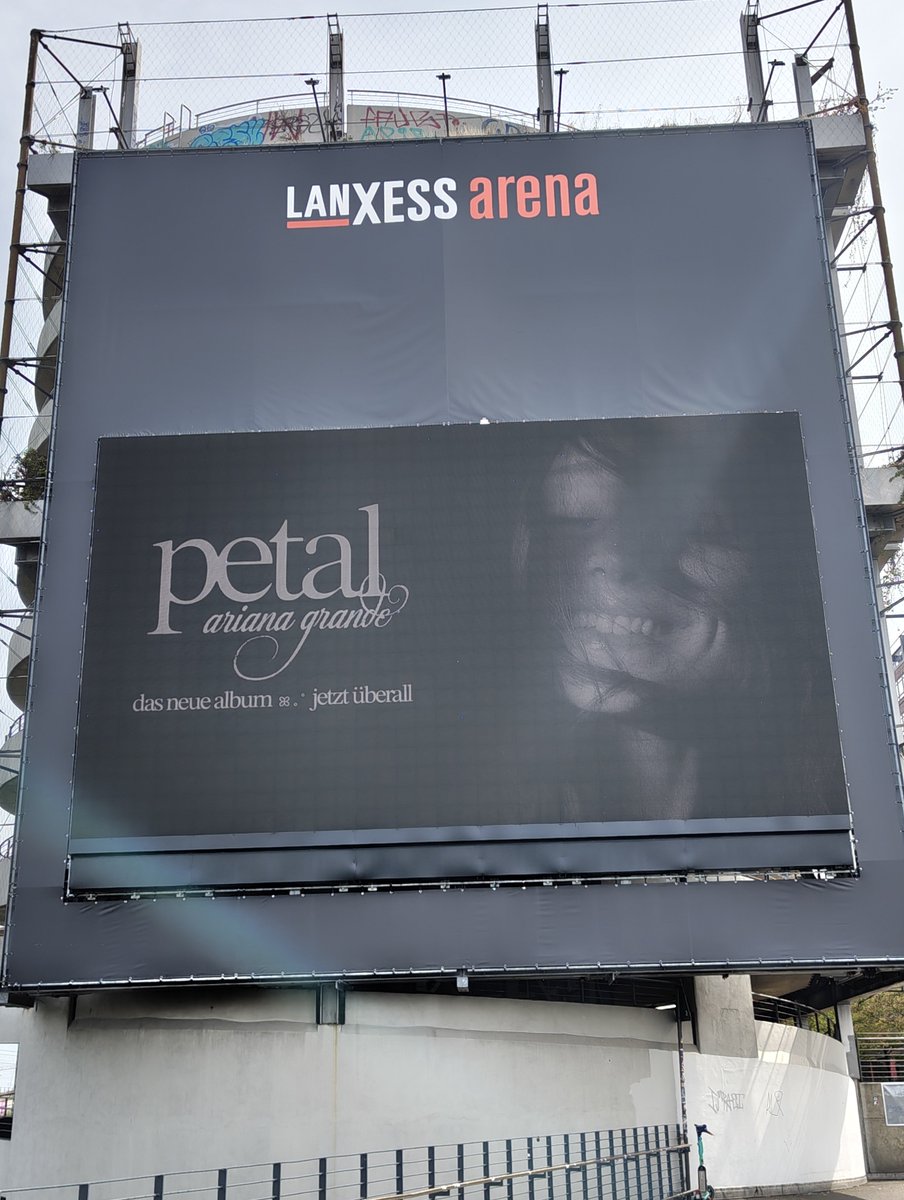 elphiessss's tweet photo. Petal promo in my city made me soooo happy, I love her sm #weloveyouariana https://t.co/MUnkswLbge