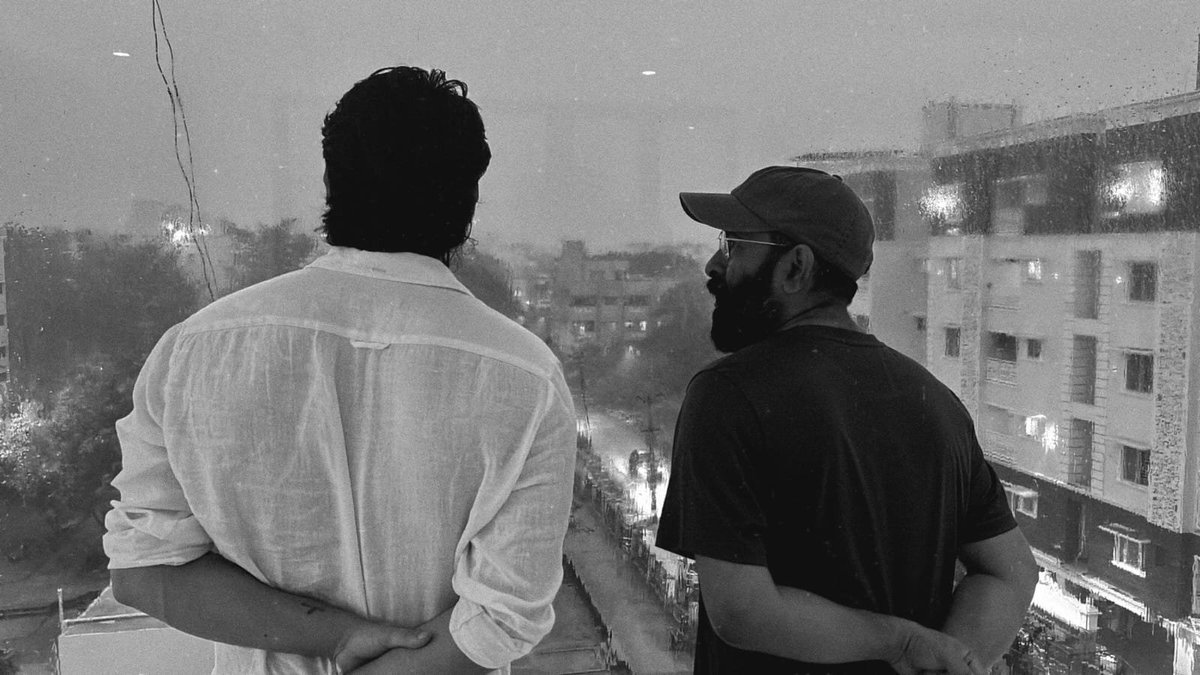 proyuvraaj's tweet photo. The ever-inventive powerhouse @Music_Santhosh is on board for #DV4 💥🎼

Director @karanAkumar12 shares a picture from the jamming session with #DhruvVikram & the ace musician ❤‍🔥

Something exciting coming soon 🤩

#MythriTamil04 - Starring #DhruvVikram in an out and out commercial entertainer 🔥❤️‍🔥

Produced by @MythriOfficial
Directed by @karanAkumar12

Written by @WriterSaby & @karanAkumar12

@viki_dop @chiya_1009 @PraveenRaja_Off  #GMSekhar @vm_mor @prithviactor @actor_saideena
