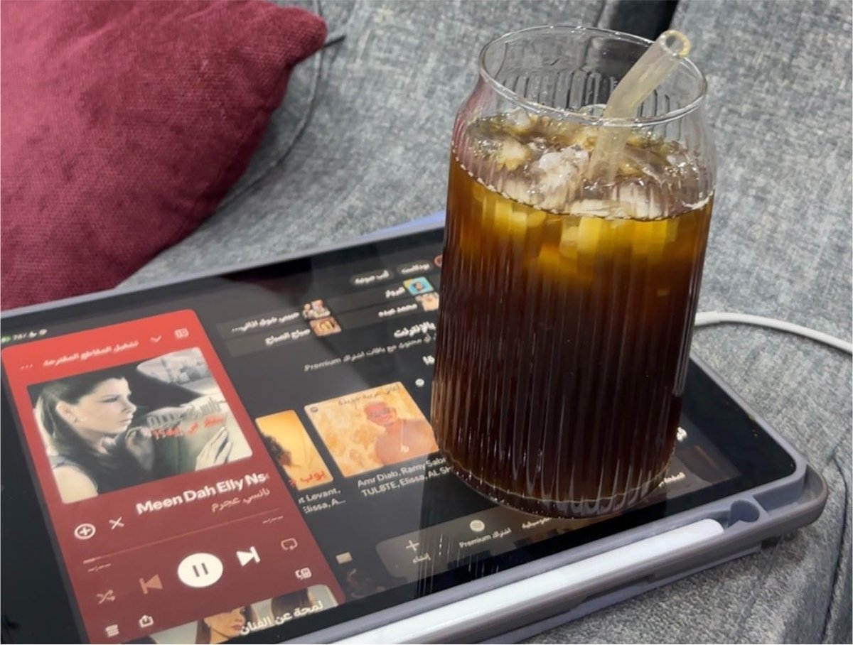 iilasdq's tweet photo. i drink coffee like its gonna fix my whole life ❣️❣️.. https://t.co/NURdgVlW9n