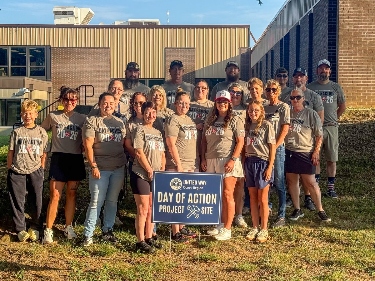 FoodCity's tweet photo. What a great Day of Action! 💙 We were proud to sponsor and volunteer alongside United Way and more than 500 volunteers across the Ocoee Region. Together, we helped get Bradley Central High School ready for students by cleaning windows, weeding sidewalks, and sprucing up the campus for the new school year.