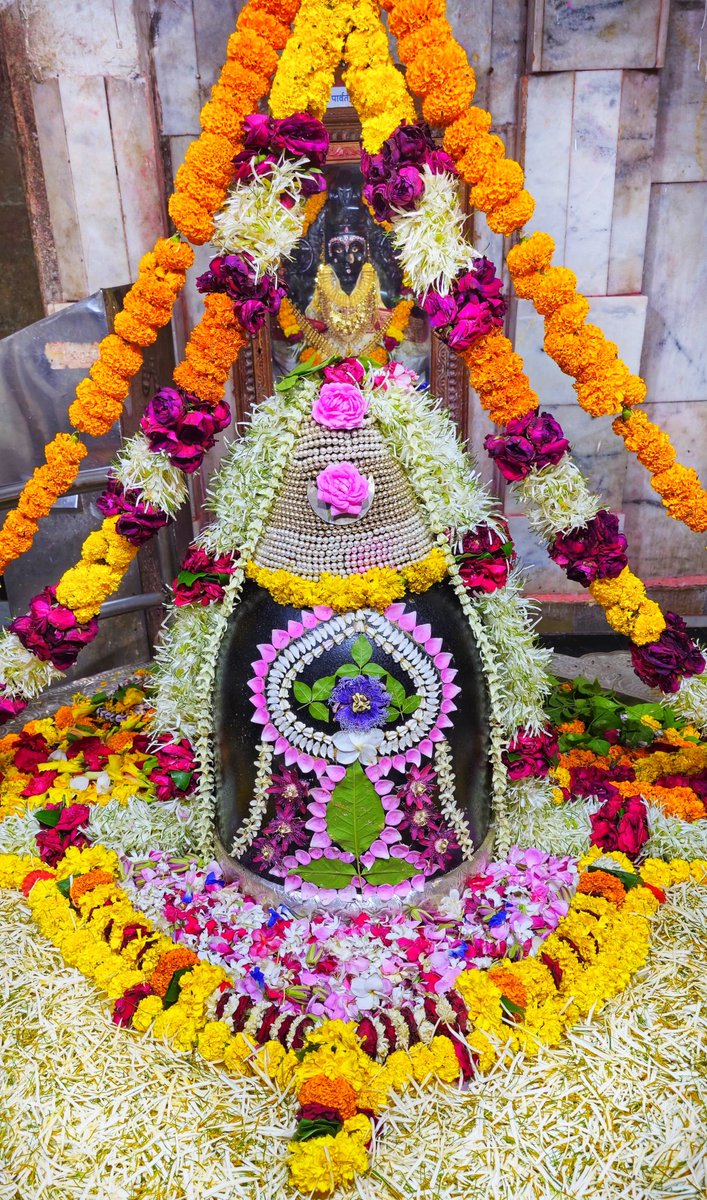 Somnath_Temple's tweet photo. श्री अहल्याबाई मंदिर, प्रभासक्षेत्र - गुजरात (सौराष्ट्र)
दिनांक: 03 अगस्त 2026, आषाढ़ कृष्ण पंचमी - सोमवार
सायं श्रृंगार 
082610323
#somnath #mahadev #shivji
#bhakti #somnathlivedarshan #somnathtemple #JaiSomnath
#SomnathSwabhimaanParv

Whatsapp Channel Daily Darshan https://t.co/sndKP0fuKq