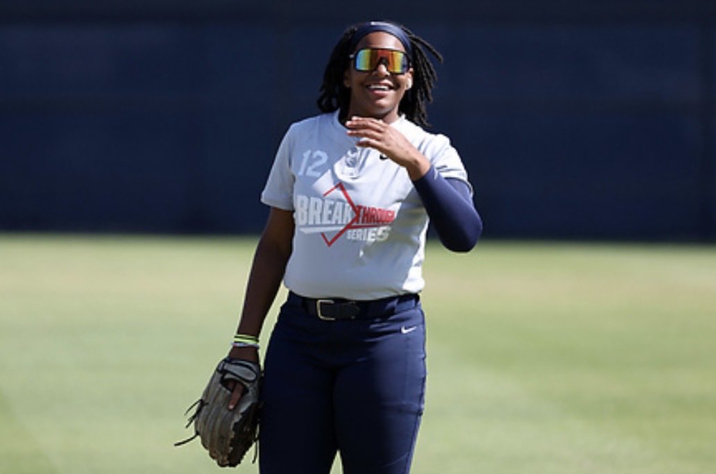 KaylinEvans28's tweet photo. Just finished a great week in Cali for Breakthrough Series with a great coaching staff!! I loved learning from the best to help improve and as a young woman growing in the game of softball! Thank you - @MLBDevelops @USASoftball @LChamberlain44 @natashawatley29 @MLBRBI https://t.co/ohTHCdT6h3