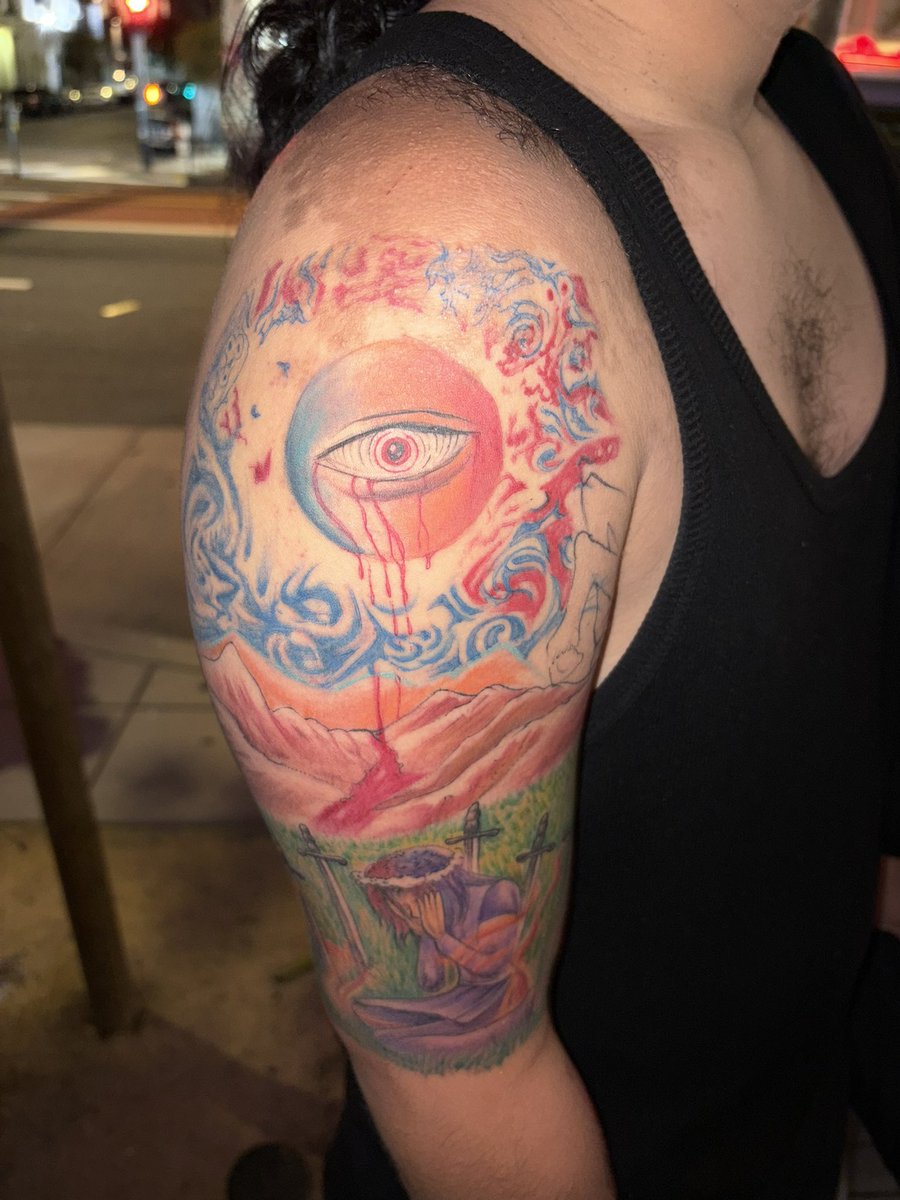 ohmygodnahom's tweet photo. ✅sold out my hometown (merch too)
✅saw @Hunnyindapants and i’s work tatted
✅perfect show https://t.co/VME47YdchI