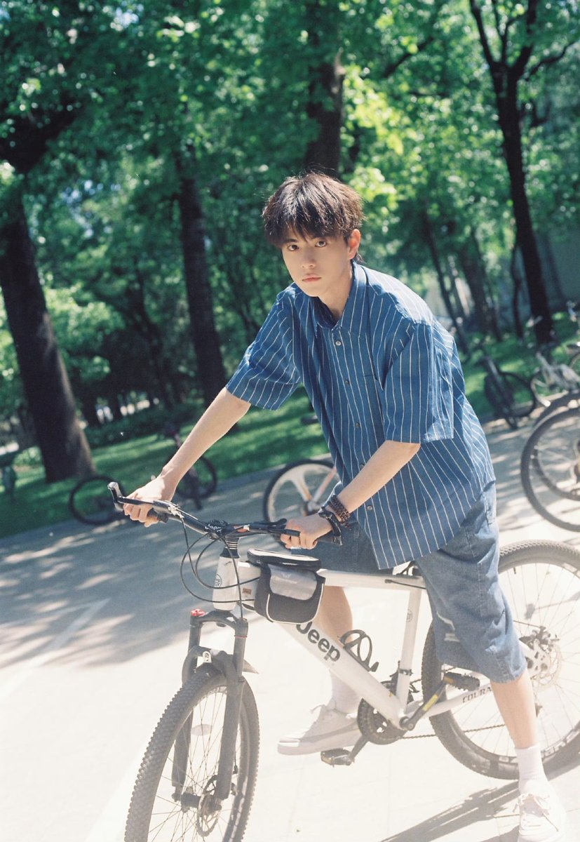 aeccesspassph's tweet photo. ELIO WEIBO UPDATE: [260803]

"Freeze frame for a moment."

🔗 https://t.co/KCB1pVMchp

Don't forget to drop
🧡 Like | Comment | Repost | Share&amp;Save

#aylio | #政瞳 
#lyusitong | #吕思瞳 https://t.co/BPzSLANqUd