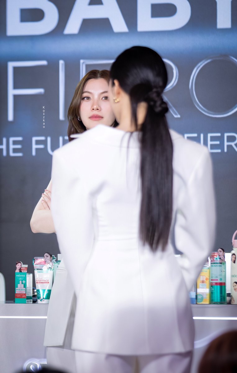 Koiiz9's tweet photo. ลายนํ้าชัด

LINGORM PRESENTER SMOOTHE
#LingOrmxSmoothE_FIERCESKIN
#LingOrm #หลิงออม https://t.co/jEzh3PtfvB