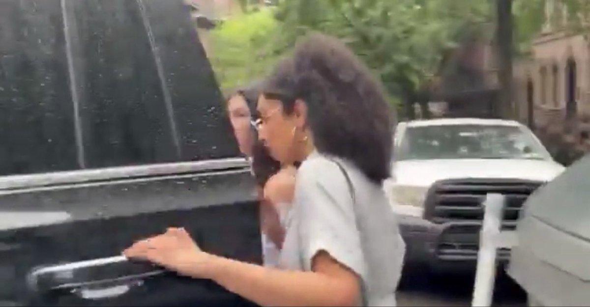 david_sivella's tweet photo. And not a mention or a question in this story about the @NYCMayor using the government vehicles assigned to him to chauffeur @DarializaforNY and her staff around illegally to campaign during the Democratic primary last June.
At the time, Darializa Avila Chevalier was in a long-term romantic relationship with Zohran’s Chief Legal Counsel, Ramzi Kassem. So they should all have been aware of this violation of government ethics rules and the law.
In fact, there is not a mention of Chevalier or Kassem (who likely also has a government car and driver) in this @SahalieD story justifying the extensive use of NYC government cars and drivers.
Why is that, @JCColtin?