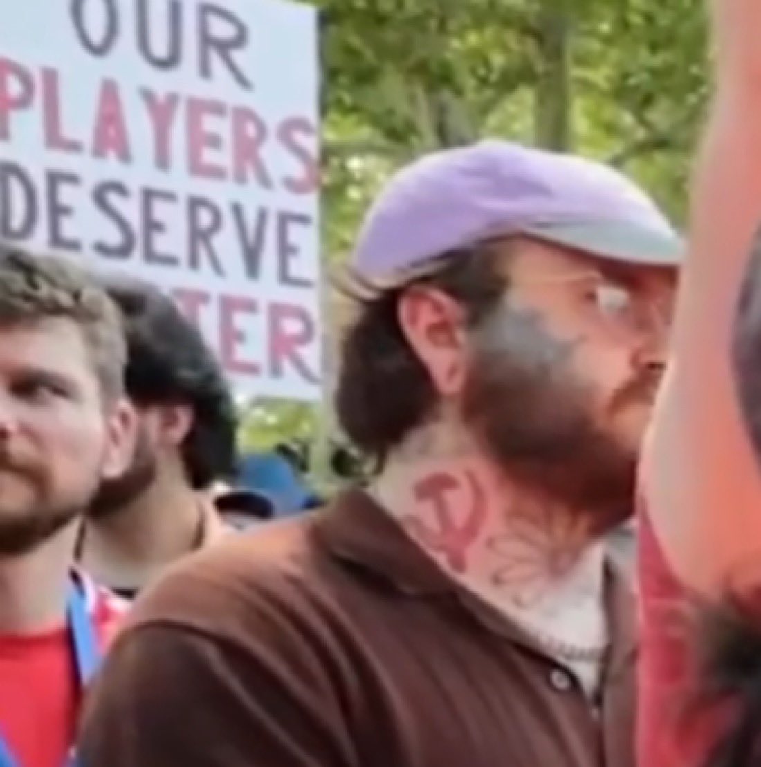 SmashJT's tweet photo. Quick check in on the state of Western game developers outside of a Bethesda (@bethesda @BethesdaStudios) Protest https://t.co/Z3dTRHI4It
