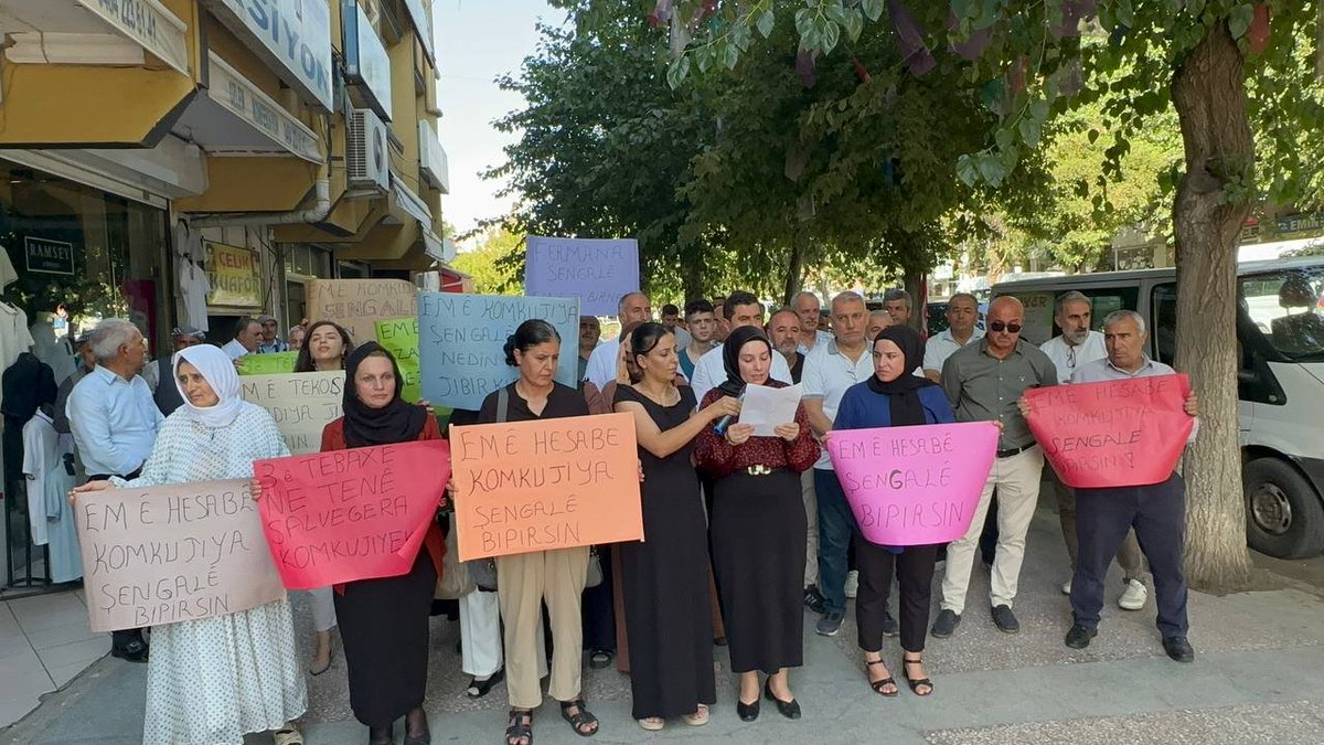 dbpsiirtorgutu's tweet photo. Şengal Katliamı'nın (74. Ferman) yıl dönümü vesilesiyle gerçekleştirdiğimiz basın açıklamasıyla; katledilen tüm Êzidî canlarımızı saygıyla andık, acılarını paylaştık. Unutmadık, unutturmayacağız!
#ŞengalKatliamı #74Ferman #Şengal
Bi daxuyaniya çapemeniyê ya ku me di salvegera Komkujiya Şengalê (Fermana 74an) de da; me hemû canên Êzidî yên hatine qetilkirin bi rêzdarî bîr anî, êşa wan parve kir. Me ji bîr nekir, em ê nedin ji bîrkirin!
#KomkujiyaŞengalê #Fermana74an #Şengal