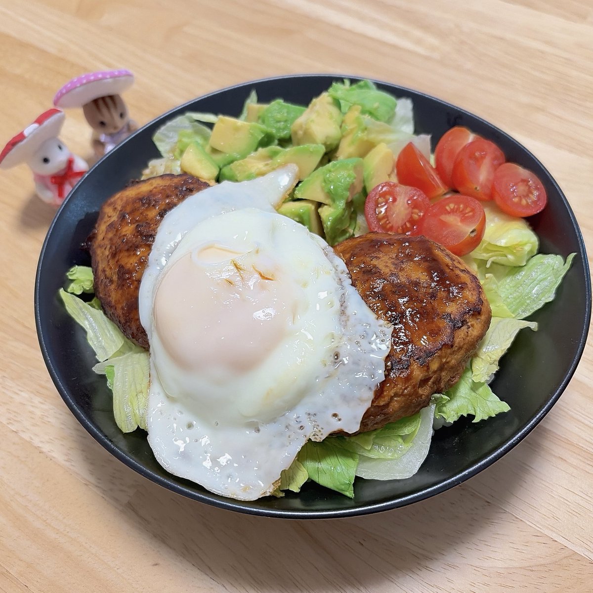 fujiwalife's tweet photo. ロコモコ丼
#夜ご飯 #晩ご飯 #おうちごはん https://t.co/8NMLjZ3nNN