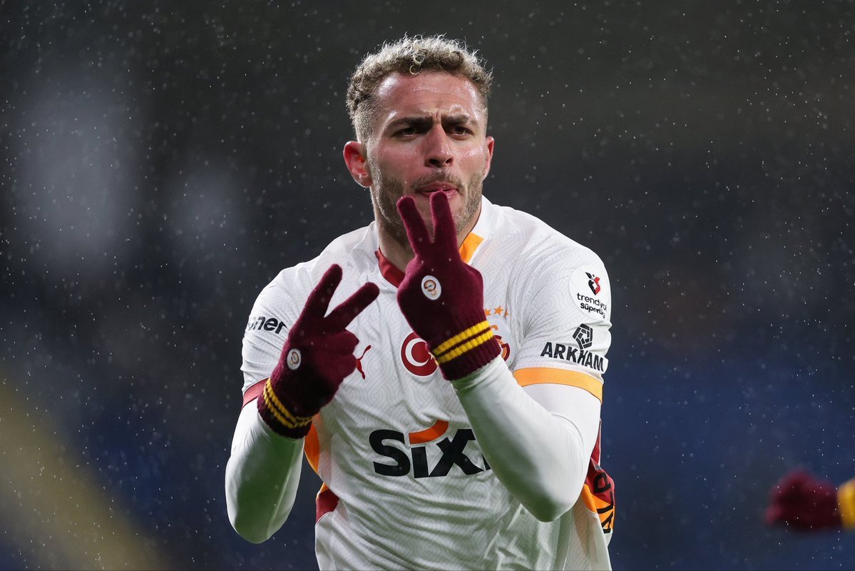 pivotGS's tweet photo. Ertan Süzgün: "Everton yetkilileri Istanbul'a geldi, Galatasaray ile ve oyuncu tarafıyla bir temas kurdu.

Galatasaray'ın Barış Alper için belirlediği bir fiyat var. Everton'dan yetki alan bir temsilci oyuncu tarafıyla ve kulüple görüştü. Barış Alper Yılmaz'ın bırakın beni gideyim tarzında bir görüşü yok. Eğer kulüp onay verirse biz görüşürüz modunda oyuncu tarafı, öncelik Galatasaray'da. 

Everton Galatasaray'ın belirlediği rakama çıkıp çıkmama konusunda durum değerlendirmesi yapıyor şu anda."