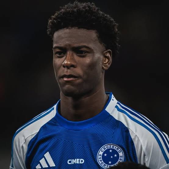SomosLoucosFut's tweet photo. 🚨 𝙄𝙣𝙛𝙤𝙧𝙢𝙖𝙘̧𝙖̃𝙤: Segundo a ESPN, o Zenit autorizou intermediários a oferecerem Luiz Henrique ao Cruzeiro.

O clube russo aceita negociar e quer envolver jogadores na operação. Arroyo e JJ foram citados como possíveis nomes na troca.

Ainda não há proposta oficial.

@ESPNBrasil