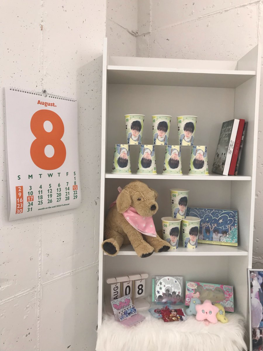 fukui_kuri's tweet photo. 료티즈 생일 축하하러 쿨냥이 그리고 샄기니 출동...❤️💛🩷

#료티즈_성장일지
#NCTWISH #료 #RYO https://t.co/6obK6CwBHq