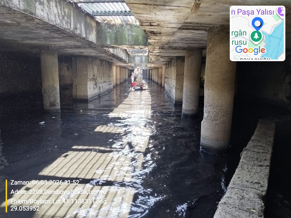 iski_kanal's tweet photo. 📍 Sarıyer | İstinye Deresi

Kanalizasyon Dairesi Başkanlığımız tarafından Sarıyer İlçesi sınırlarında bulunan İstinye Deresi'nde periyodik bakım ve temizlik çalışmaları düzenli olarak sürdürülmektedir.

Yaz aylarında derenin deniz kotunun altında kalan batık kesiminde oluşabilen göllenme ve ters rüzgârın etkisiyle zaman zaman geçici koku oluşabilmektedir.

Ekiplerimiz tarafından gerçekleştirilen detaylı kontrollerde akışı engelleyecek herhangi bir malzeme birikimi veya atık su deşarjına rastlanmamış; dere güzergâhında yıkama çalışması gerçekleştirilerek oluşan olumsuzluk giderilmiştir.

İstanbul genelinde dere işletme faaliyetlerimizi planlı ve sürdürülebilir şekilde sürdürmeye devam ediyoruz.

Güçlü altyapı, güçlü İstanbul.

#İSKİ #KanalizasyonDairesi #Sarıyer #İstinyeDeresi #DereTemizliği #Çevre #İstanbul