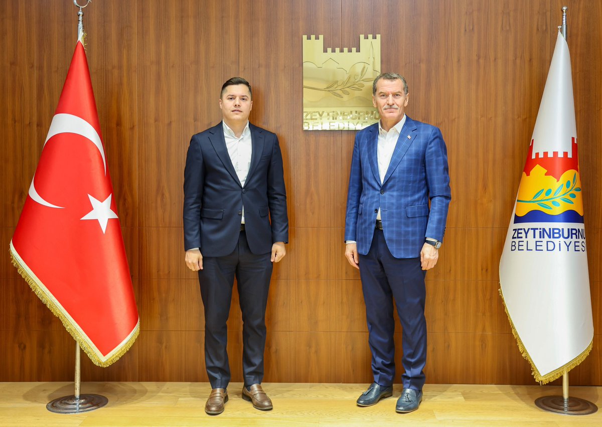 omerrarisoy's tweet photo. AK Parti Zeytinburnu Gençlik Kolları Başkanımız Yusuf Şahin misafirimiz oldu.

Değerli kardeşim ve arkadaşları çok çalışıyorlar, gençliğin hakkını veriyorlar.

Yolları açık olsun, devam!

@yusufsahinv @AkgencZburnu https://t.co/Ira42rNbX1