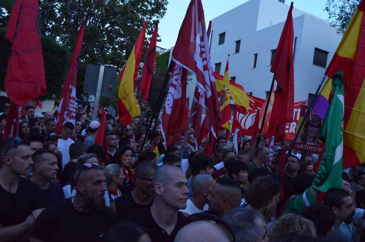 rec_comunista's tweet photo. El pasado domingo 2 de agosto acudimos a la concentración convocada por el Frente Obrero para denunciar la invasión de Ceuta. https://t.co/LQZ2yXWItZ