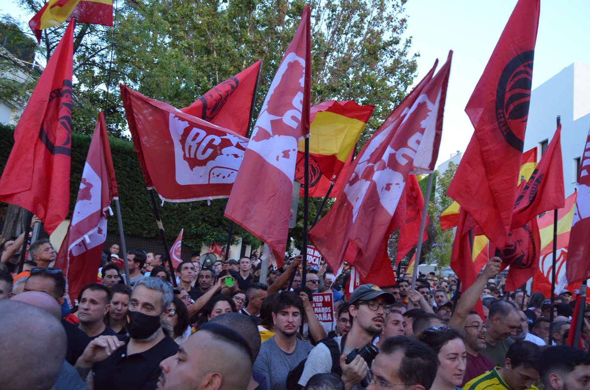 rec_comunista's tweet photo. El pasado domingo 2 de agosto acudimos a la concentración convocada por el Frente Obrero para denunciar la invasión de Ceuta. https://t.co/LQZ2yXWItZ