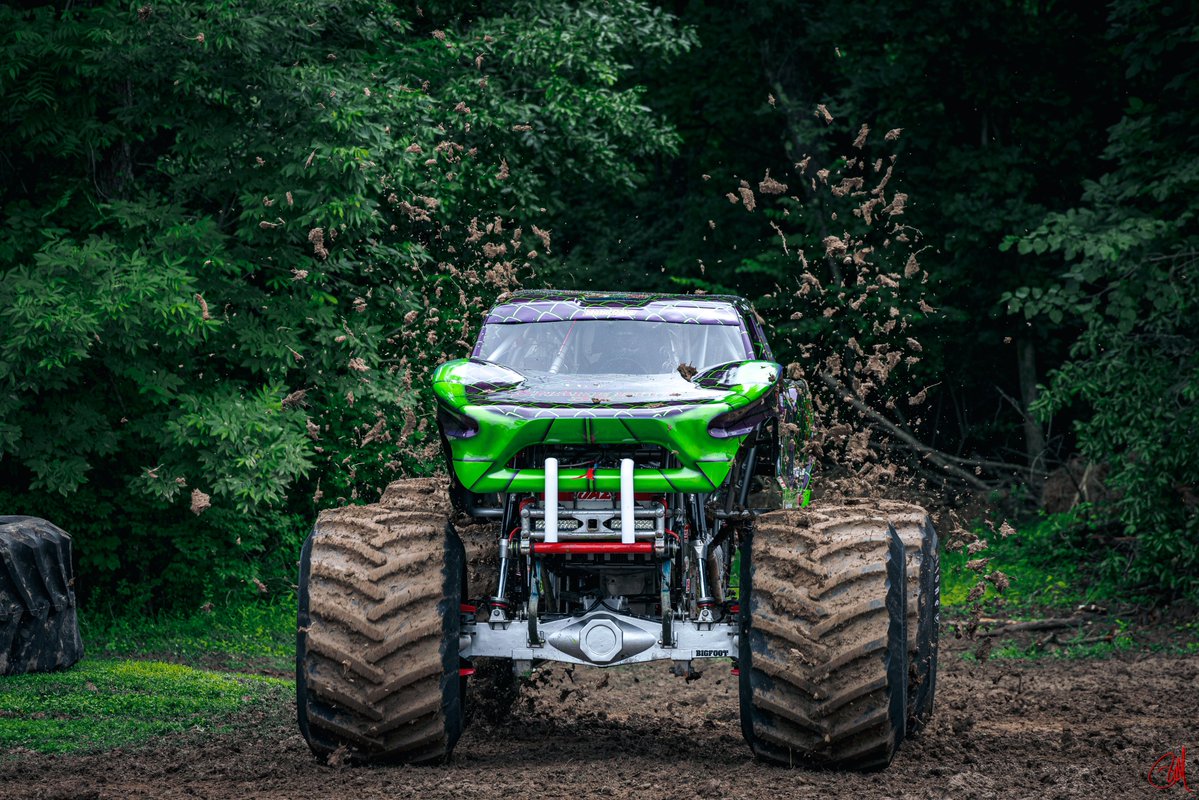 RichM_BTS's tweet photo. Monster Monday!  It is always fun to photograph Monster Trucks.  A few favorites from the BIGFOOT Open House over the years. https://t.co/A0X58wSuRj