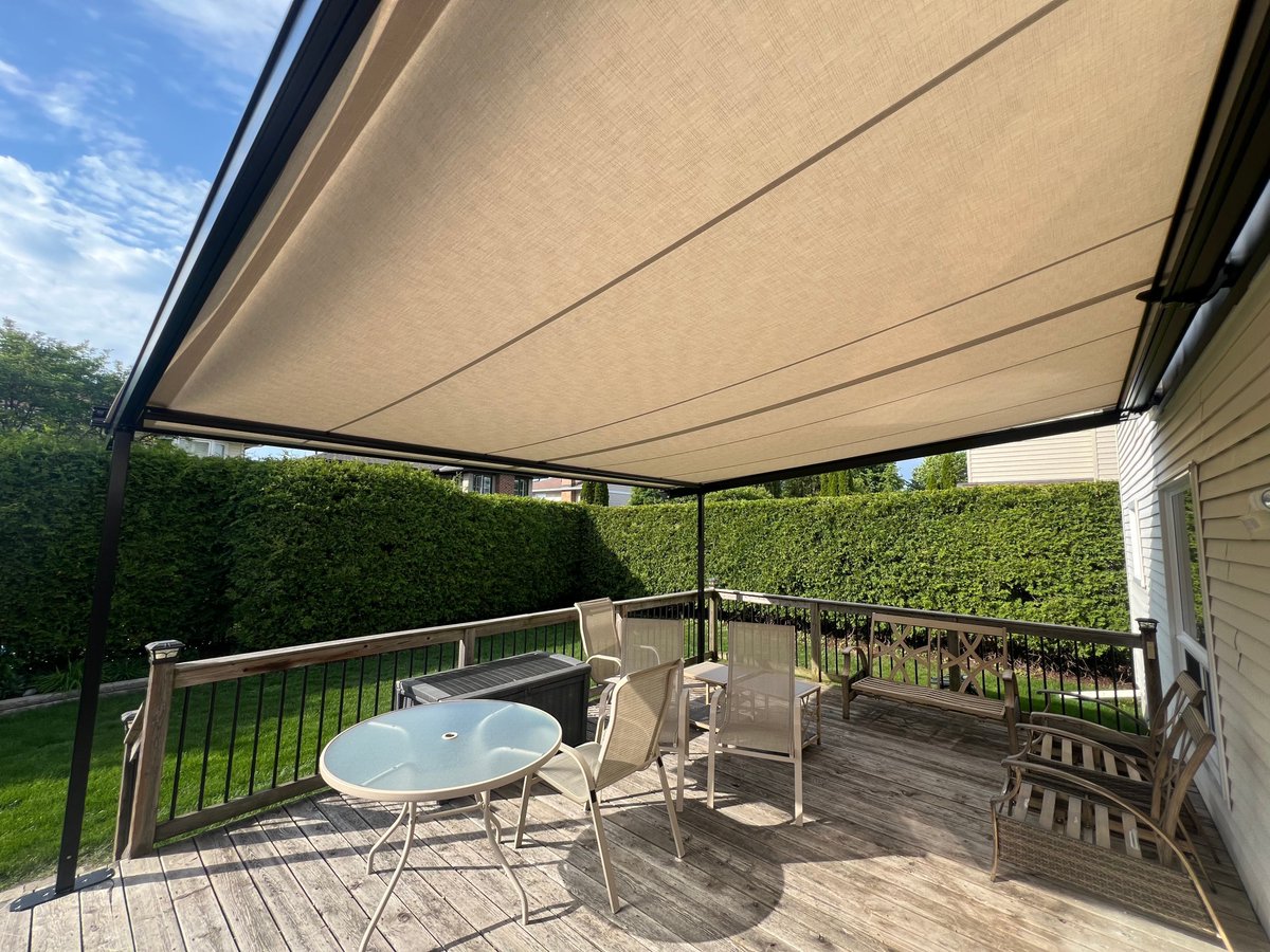 house_of_canvas's tweet photo. More coverage = more time outdoors. This Pergolino turns an exposed deck into a comfortable living space, with a sleek retractable canopy ready to provide shade whenever it’s needed. 

Product: Stobag Pergolino P3500 https://t.co/aztVes1FbL