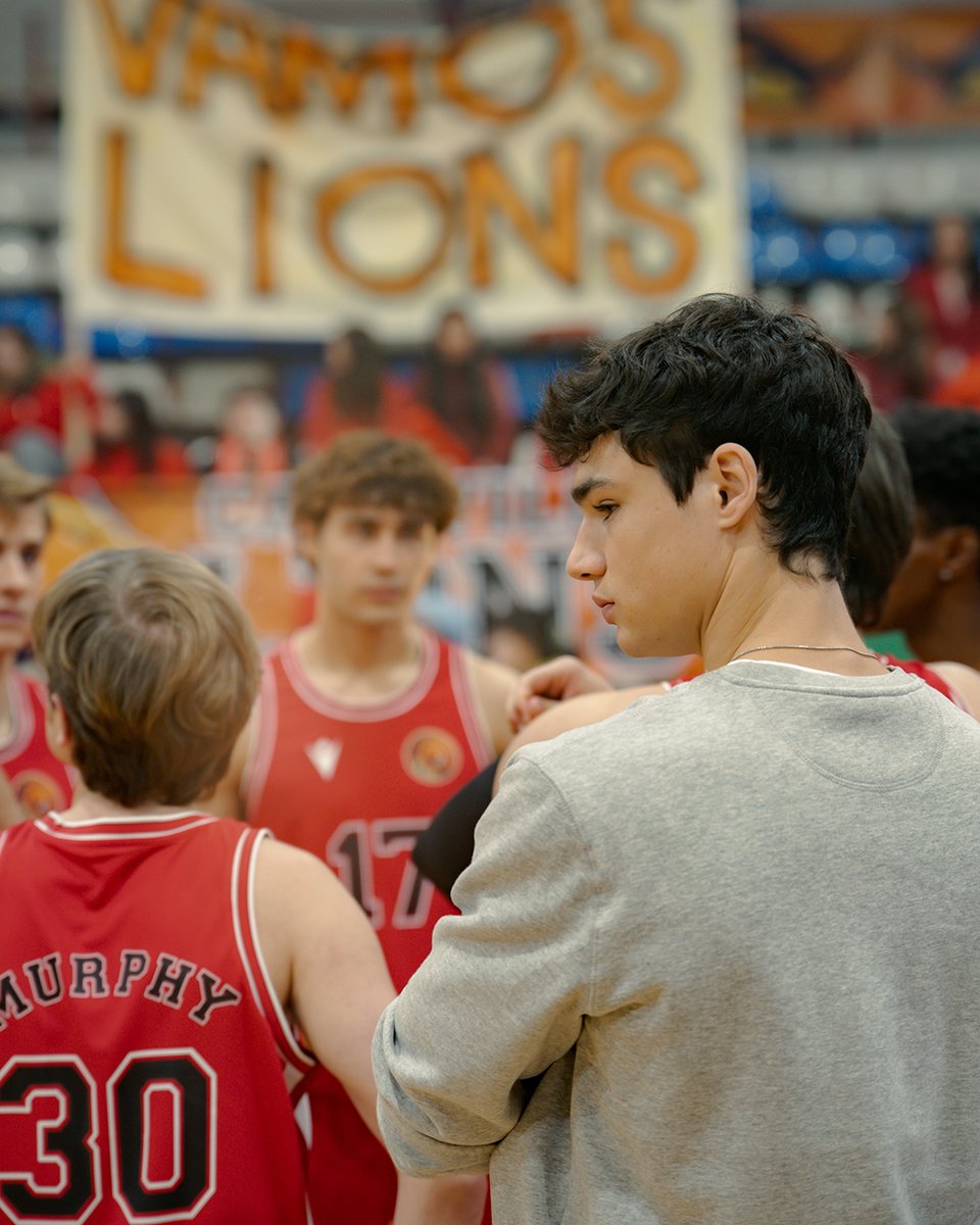 VacaFilms's tweet photo. Kami es un 10 porque lo mismo sirve para las animadoras que para el equipo de baloncesto. ¿Sí o no?

#DímeloBajito. https://t.co/RIyGcrS09K