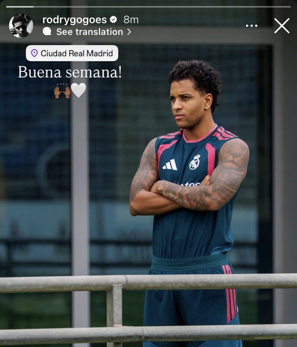 MadridXtra's tweet photo. 🤍🇧🇷 Rodrygo watching the training session. https://t.co/9l0vPnAbav