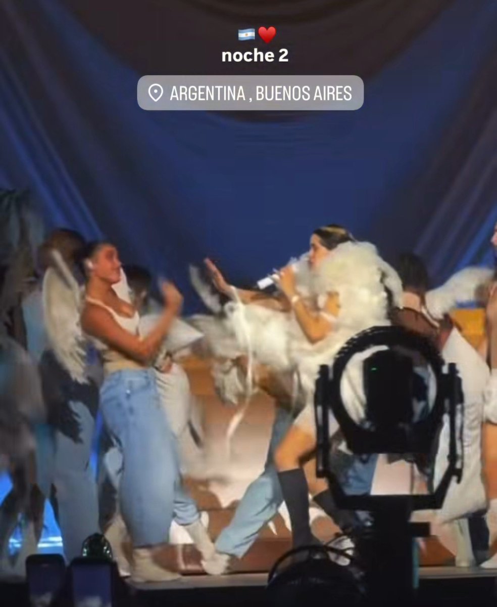 AngyD_20's tweet photo. El mal de ojo que me manden me lo quito... noche 2  🇦🇷
#giuliastabile https://t.co/gTs9GivlXU