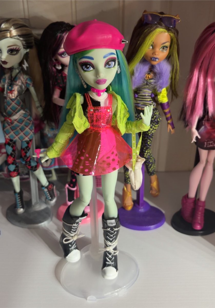 consumedolls's tweet photo. Ghoulia restyle https://t.co/Kbm0D9cAyz