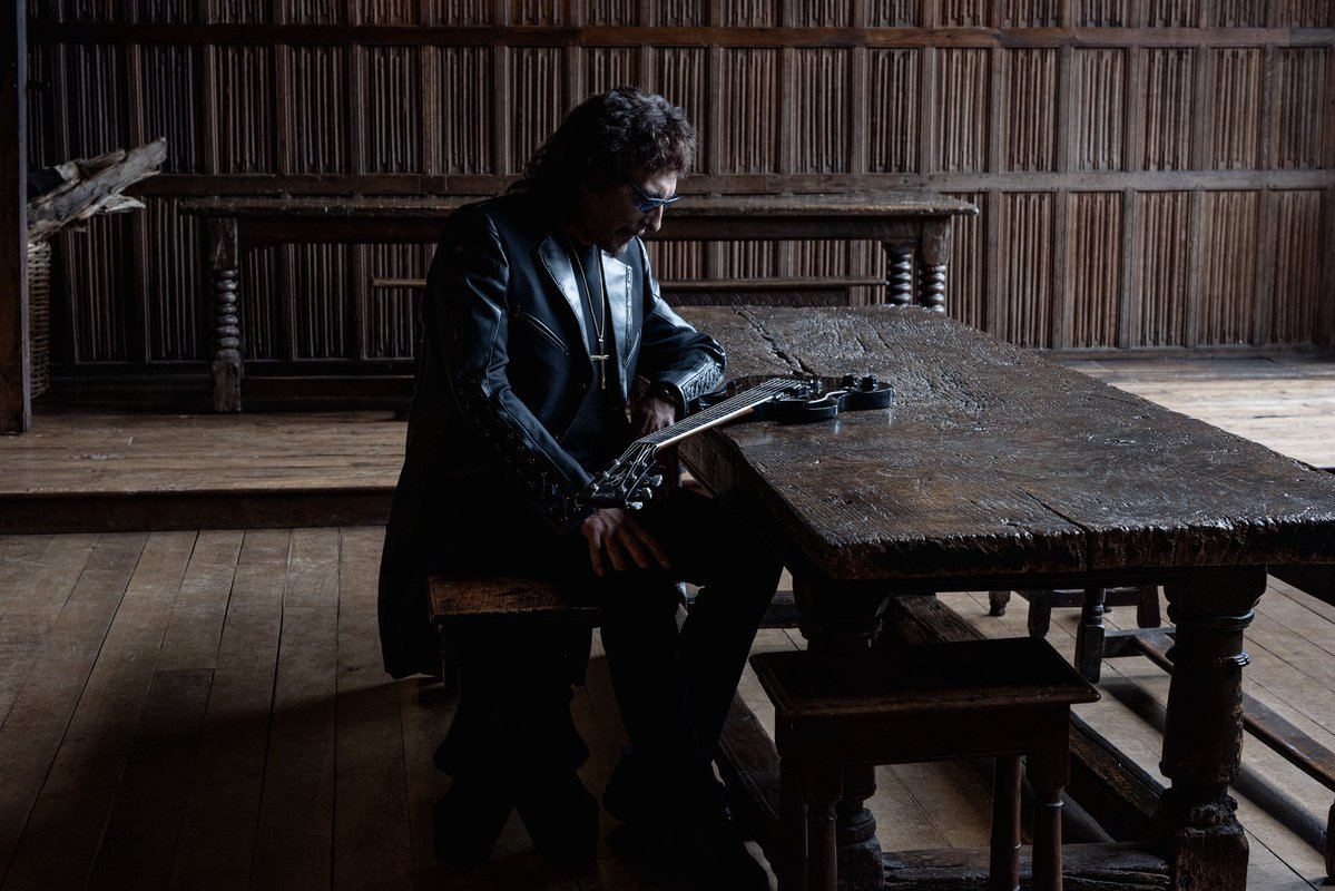 tonyiommi's tweet photo. Photo by @RossHalfin https://t.co/dzBNbxGZRX