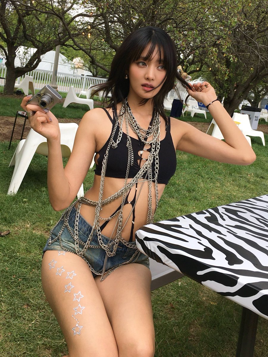 NichaBrasil's tweet photo. [IG FEED] min.nicha

🖇 https://t.co/e9icPMLvEd

“Primeiro Lolla, inesquecível 🖤✨”

#MINNIE #민니 
#MINNICHAGRAM https://t.co/xdd4xedPKs