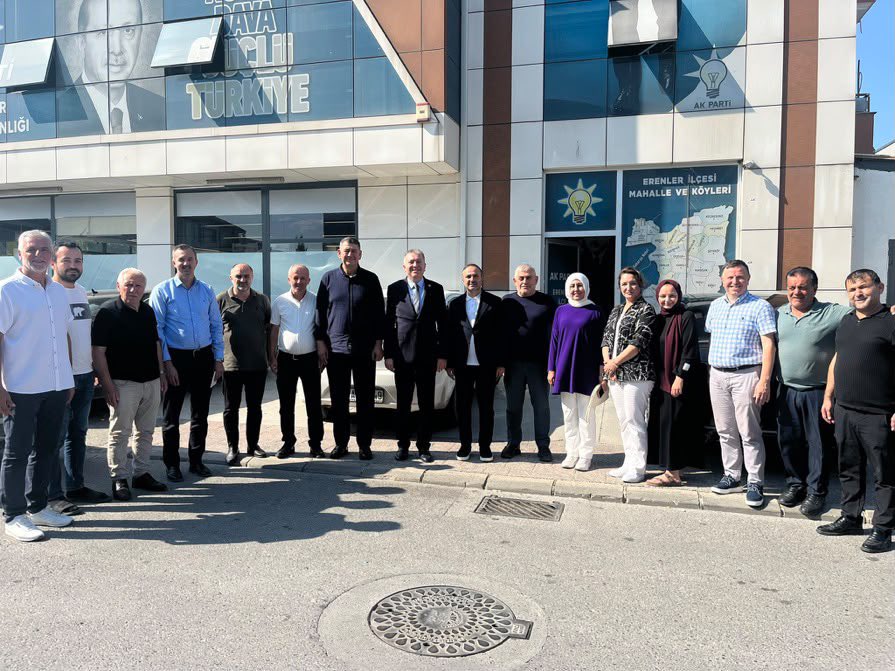 ertugkocacik's tweet photo. 📍 Erenler

AK Parti Erenler İlçe Başkanlığımızda İlçe Başkanımız Ömer Barik ve kıymetli dava arkadaşlarımızla bir araya gelerek istişarelerde bulunduk.

Ortak akıl, güçlü teşkilat anlayışı ve sarsılmaz dava bilinciyle, Aziz Milletimize hizmet yolunda kararlılıkla yürümeye devam ediyoruz. 

Türkiye Yüzyılı hedeflerimize giden yolda her kademede aynı azim, aynı heyecan ve aynı inançla durmadan çalışmayı sürdüreceğiz.

#TürkiyeYüzyılı 🇹🇷