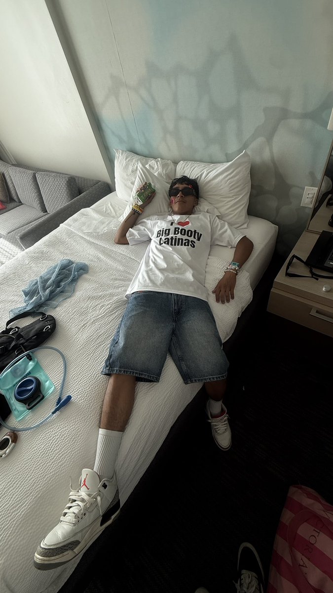 _javi245's tweet photo. where the latinas at 🧐🧐 https://t.co/i6xnQSjNkb