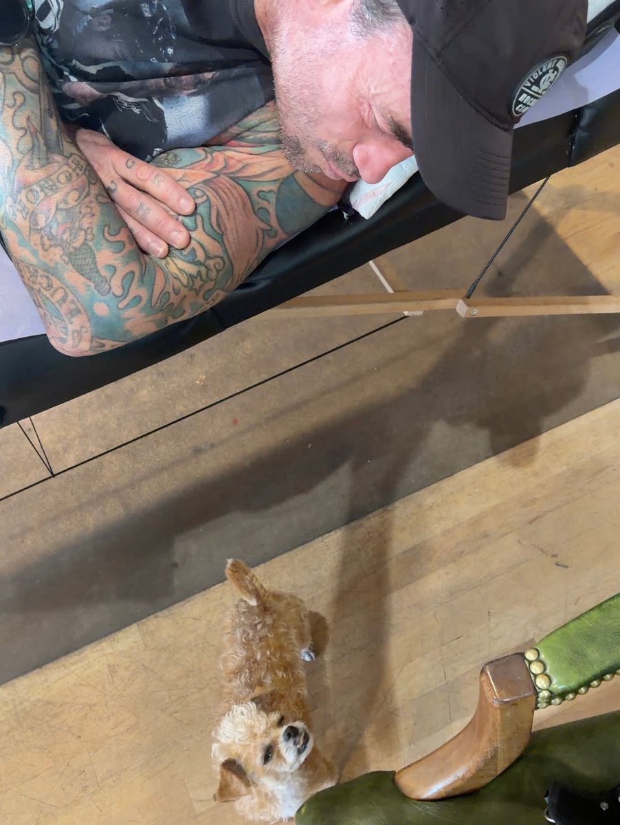Teffo_01's tweet photo. CM Punk just got a new tattoo of Larry with Spud the Cryptid ❤️😭 https://t.co/8Y6nZjd1oB