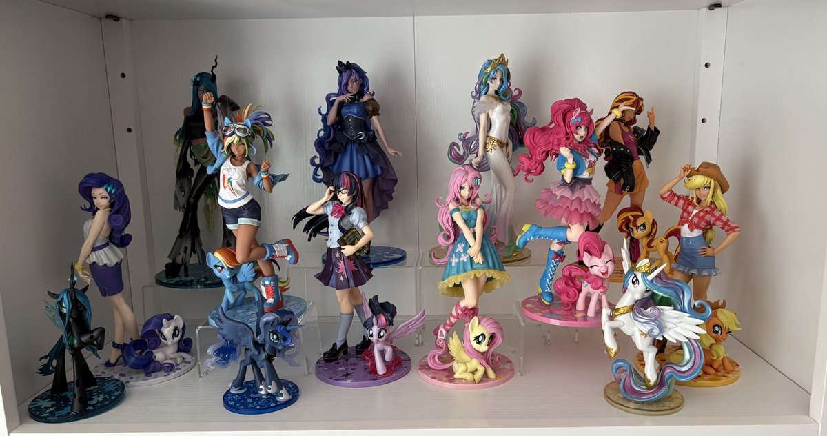 luna_yoiyoi's tweet photo. Idk how I feel about this shelf set up I need opinions (cadence istg if you don’t show up for a good price I’m gonna cry) #figurecollecting #mlp #figures https://t.co/TZhE0Mv7VX
