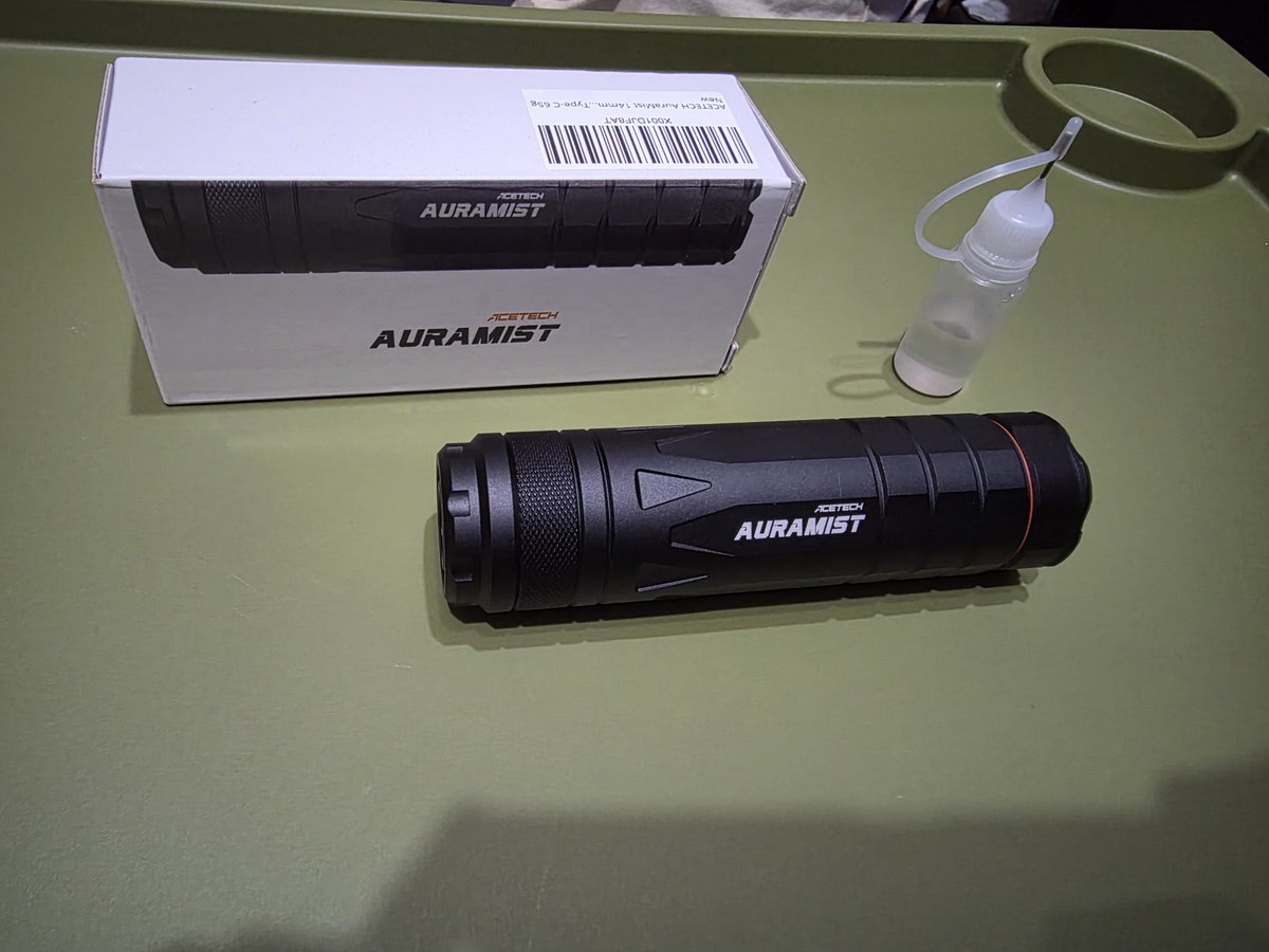 katsuki71101's tweet photo. #エーステック のスモークトレーサー軍拡っ 念願のスモークトレーサーオイルじゃなくて水はオイル気にせず長く使えてマジで良い
#ダブルベル さん頼むからサウンドフラッシュトレーサーの新作出して下さい。
スモークトレーサーと組み合わせて最強のおもちゃが欲しいですっ
#ACETECH
#DOUBLEBELL https://t.co/klIC9uH7N4