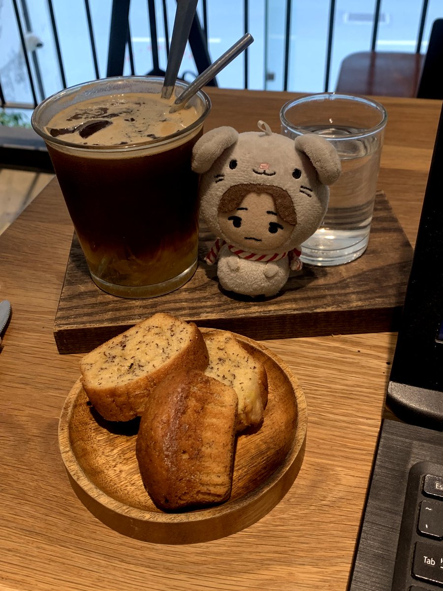 meh08__'s tweet photo. エスプレッソトニックと良平ネズミ🥸 https://t.co/DgWOvCE9YA