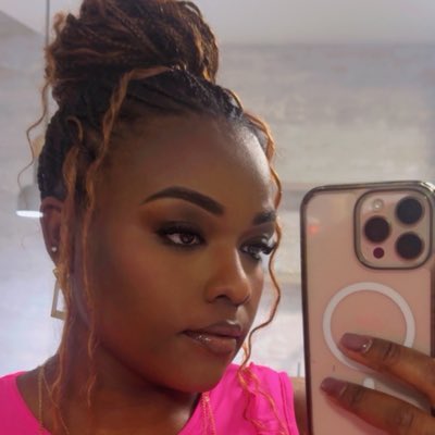 MinksAndPearls's tweet photo. #NewProfilePic https://t.co/CeCb0f4s6b