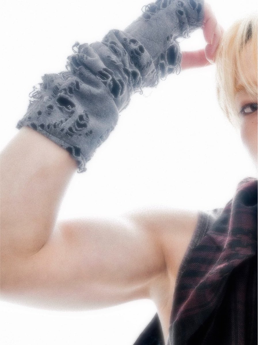 ohsmsansan's tweet photo. 腕の筋肉がドカメロすぎてたすけて https://t.co/exhcogrsDX