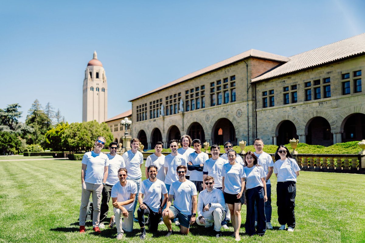 uv's tweet photo. Our founder @justinbebis had an incredible day with @StanfordSBA, @0G_labs, and a host of incredible founders and investors last week in San Francisco for the Apollo graduation.

Huge thanks to everyone that made it possible! https://t.co/lPB9uDgGf1