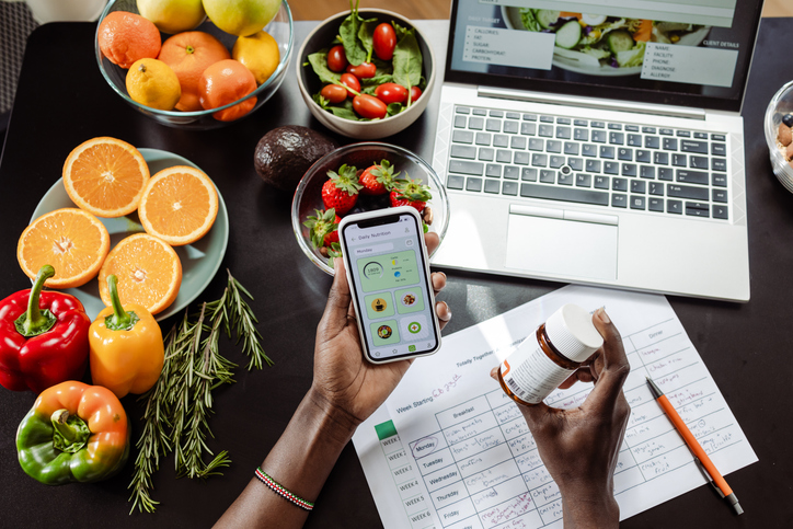 MetabolicCare's tweet photo. Setmelanotide significantly reduced BMI and hunger in patients with acquired hypothalamic obesity in a phase 3 trial published in @NEJM.

At 52 weeks: 
✅ BMI: −16.5% vs +3.3% with placebo 
✅ Greater reductions in hunger scores

Read more: https://t.co/9S9wShWwbi @MWeintraubMD https://t.co/IyBlte31Tl