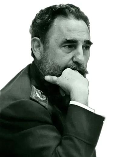 PartidoPCC's tweet photo. "Fidel es Fidel, todos lo sabemos bien. Fidel es insustituible y el pueblo continuará su obra cuando ya no esté físicamente".

General de Ejército Raúl Castro Ruz 

#100AñosConFidel
#CubaVencerá https://t.co/fjwy5r4O9u