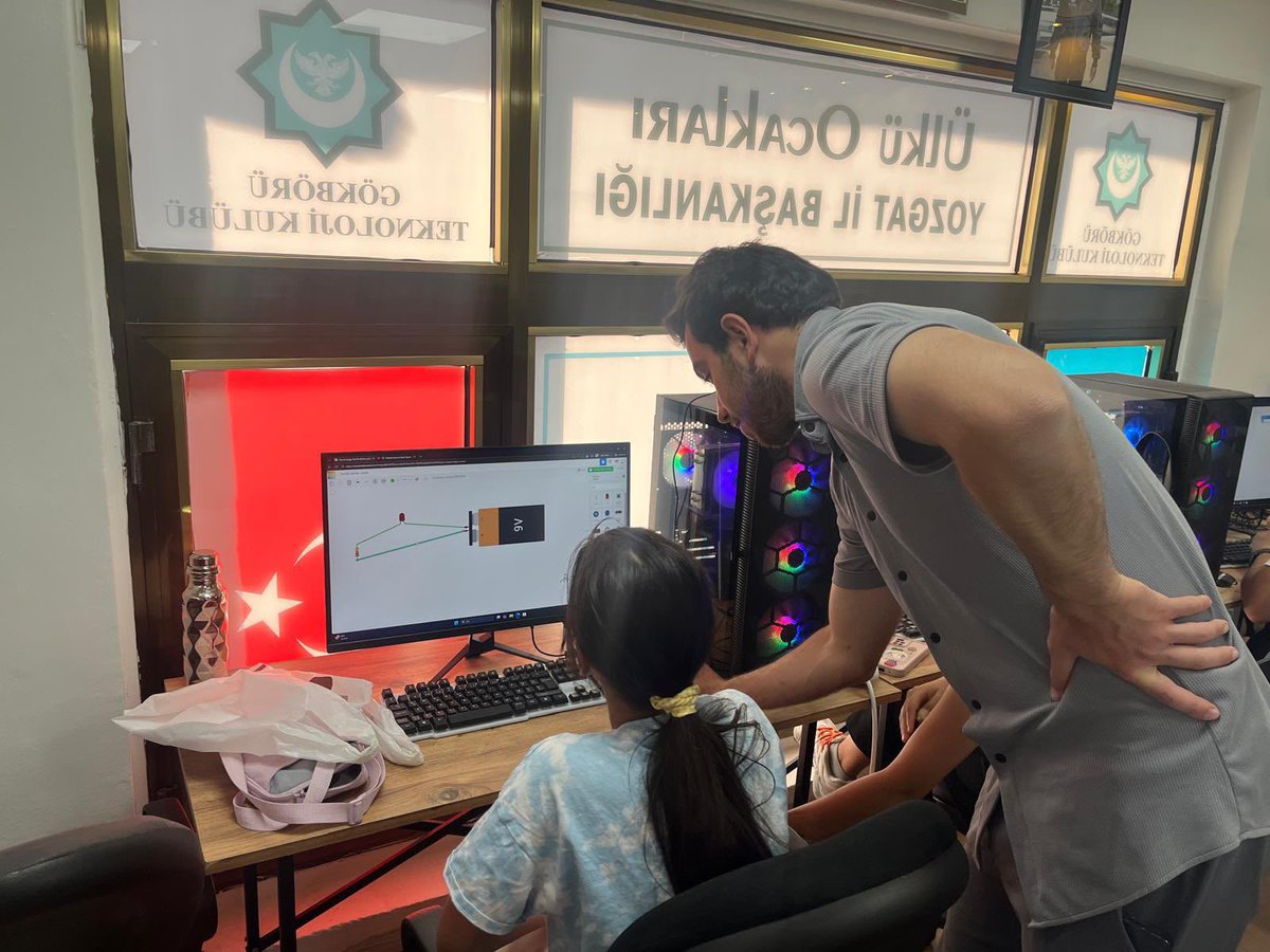 Ulku_Ocaklari's tweet photo. 📍YOZGAT 

Ülkü Ocakları Yozgat İl Başkanlığı tarafından, Robotik Kodlama, Gitar ve Yüzme kursları gerçekleştirildi. https://t.co/WJeWdDZU5L