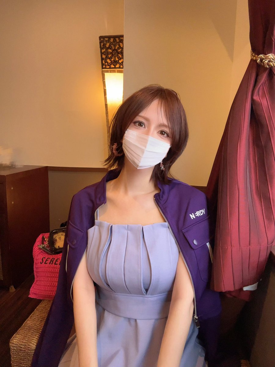 yoppara_parco's tweet photo. 遅めの上映時間にしたので映画鑑賞前にセブンイレブンちいかわコラボメニューたくさん買い込んでオタクパーティーしました🥳🥳🥳

ちょい辛って感想見かけてやめちゃったけどやっぱり島ケバブも食べたいから今度買おうかな♪
食べた中では貝汁がとくに好き💕

　＼タンサン…？もちろんあります！／ https://t.co/TTyDkoJfhc