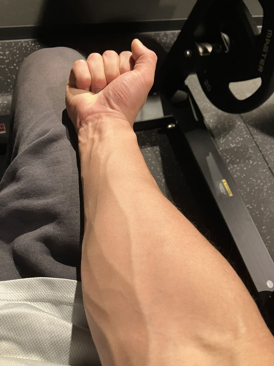 GbRxyRaCH629076's tweet photo. 領主装備、宝石が解放されるということで、石油を掘り起こすことを決意しました。
スコップで掘って行く予定なので、腕を強化しにジムに来ています。
応援よろしくお願いします。
@WOS_Japan https://t.co/UyYBn3vbd1