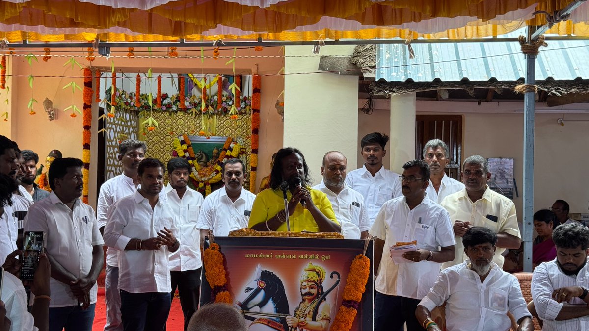 KKSelvakumaroff's tweet photo. இன்றைய தினம் 03.08.2026, திங்கட்கிழமை -  ஈரோடு மாவட்டம், அறச்சலூர், கொட்டாரத் தோட்டத்தில் நடைபெற்ற, கொல்லிமலை வேந்தன், மன்னர் வல்வில் ஓரி விழாவில் கலந்து கொண்டு, அவரின் திரு உருவப்படத்திற்கு மலர்தூவி மரியாதை செய்தோம்!.. https://t.co/3TiTBbxpEb