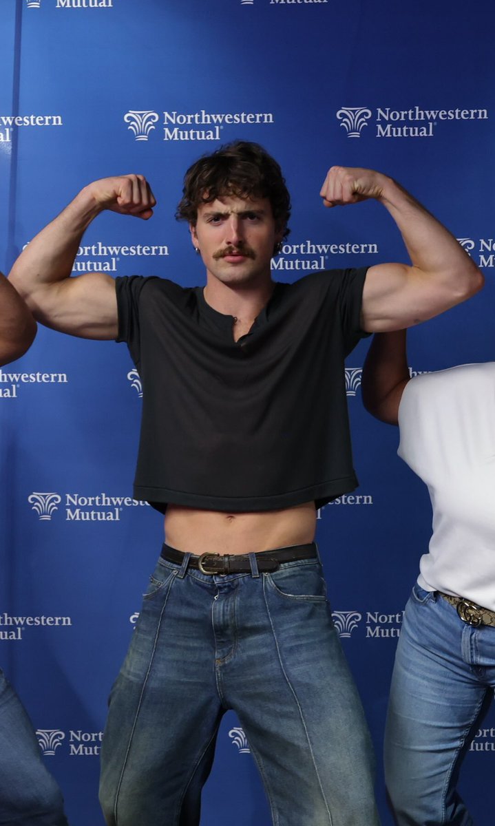 ItsBoonerBitch's tweet photo. Flex for us benson boone https://t.co/TAqt4lTiIO