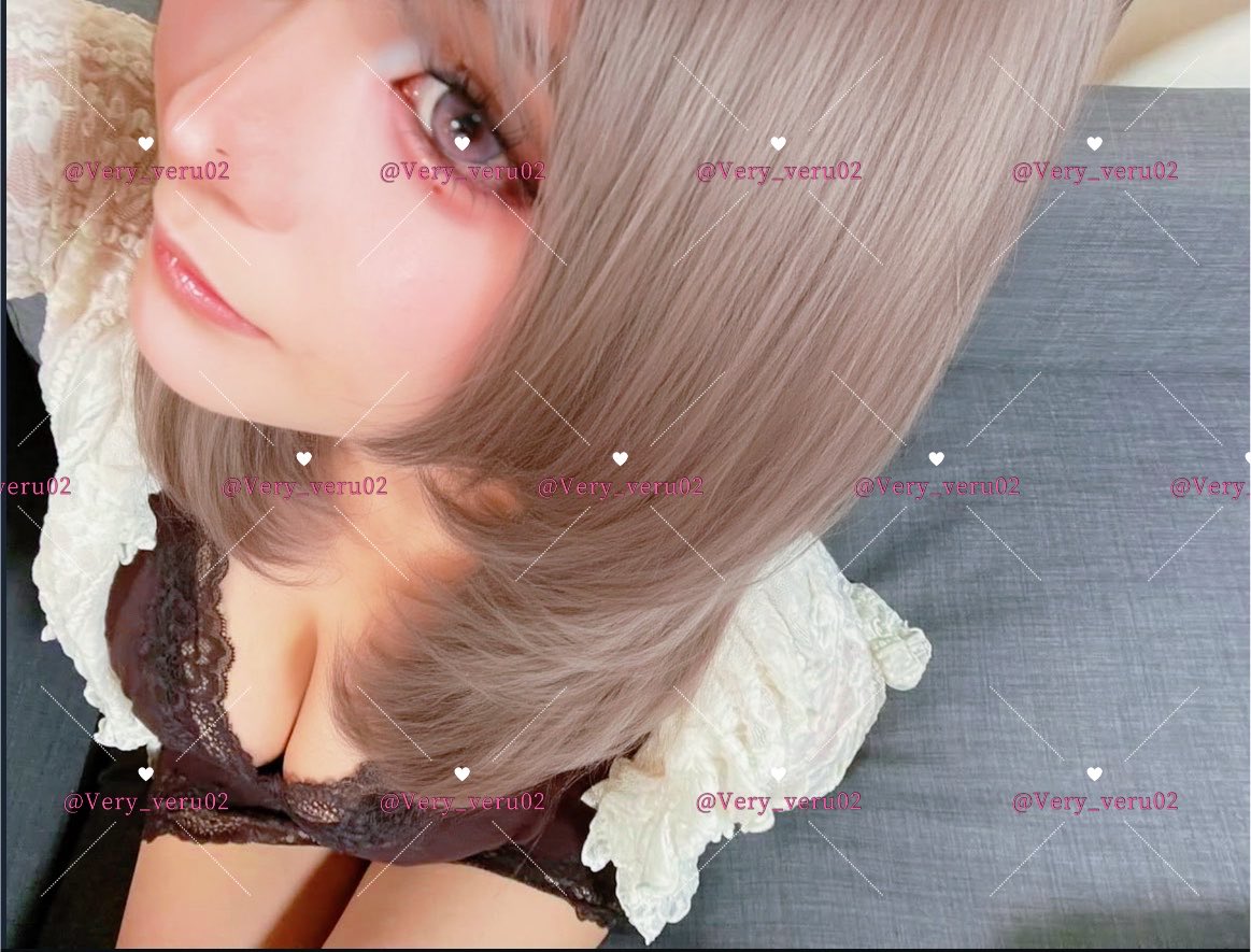 Very_veru02's tweet photo. 暑いねぇ♡
お前らは私のために生きてるんだよ？

JK様が相手するよ♡
今から通話しちゃう？

#裏アカ女子 
#通話募集
#貢ぎ奴隷 
#裏アカjk https://t.co/iDJE2s00bT