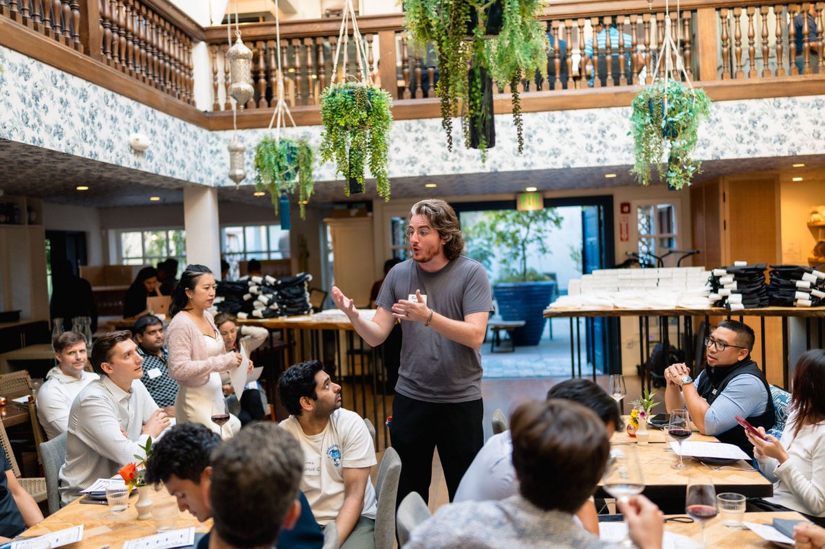 uv's tweet photo. Our founder @justinbebis had an incredible day with @StanfordSBA, @0G_labs, and a host of incredible founders and investors last week in San Francisco for the Apollo graduation.

Huge thanks to everyone that made it possible! https://t.co/lPB9uDgGf1
