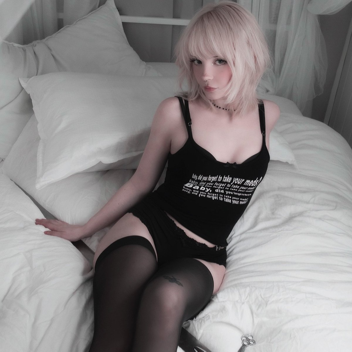 ANGELLOUXXX's tweet photo. SUGGARBABY 

Post — Llegas a casa y encuentras a tu niña consentida en tu cama mientras tú novia está en el gym.🩷

 #nsfw #nsfwkrp #sexrol #freerol https://t.co/PDLFFUr37Y