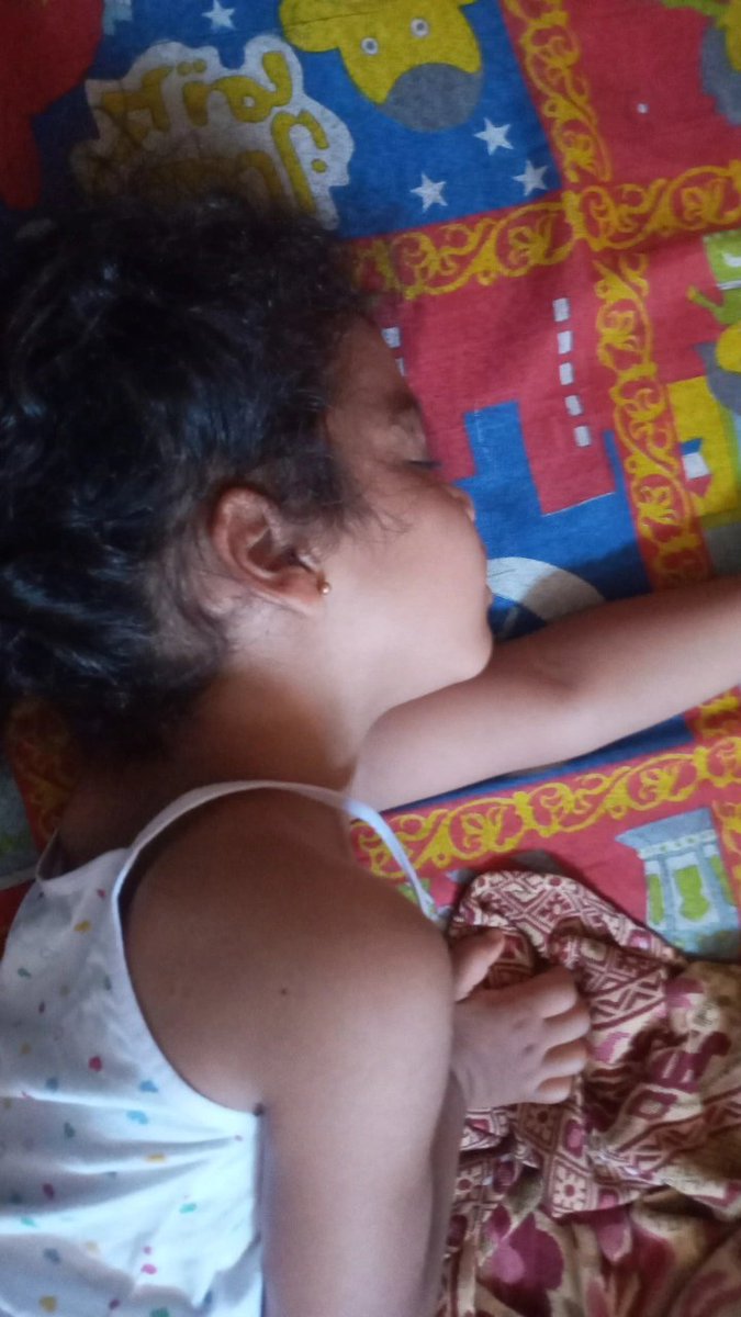 leliaa38784's tweet photo. No contributions yet to help Lelia return to school. 💔

She needs $50 for her semester books and $70 in school fees.

Please help Lelia sit with her friends again and hold onto the childhood and education she deserves. 🙏❤️

https://t.co/fjS5pCqdZT https://t.co/ME6QU6Dg0O